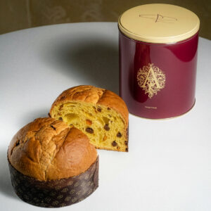 Panettone con burro affumicato e canditi