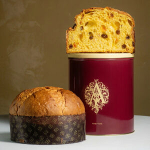 Panettone con burro affumicato e canditi